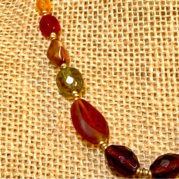 🎺Brass Tone Round Pendant with Faceted/Smooth Glass & Round Beaded Necklace - Picture 5 of 7